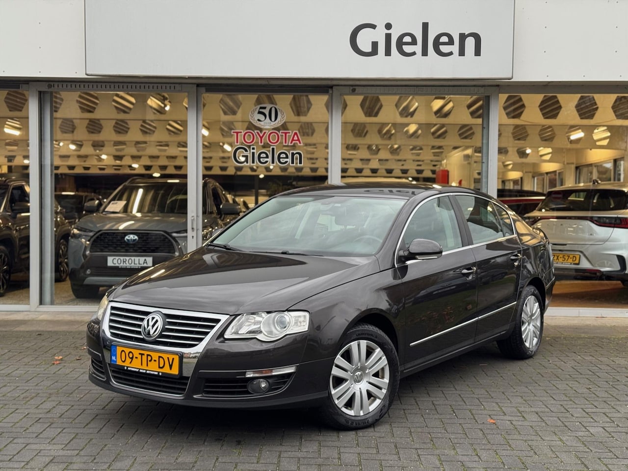 Volkswagen Passat - 2.0 FSI Highline | Automaat, Eerste eigenaar, Climate control, Stoelverwarming, Cruise con - AutoWereld.nl