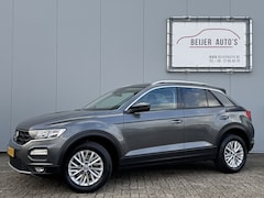 Volkswagen T-Roc - 1.5 TSI Style Apple Carplay/Dealer/Camera