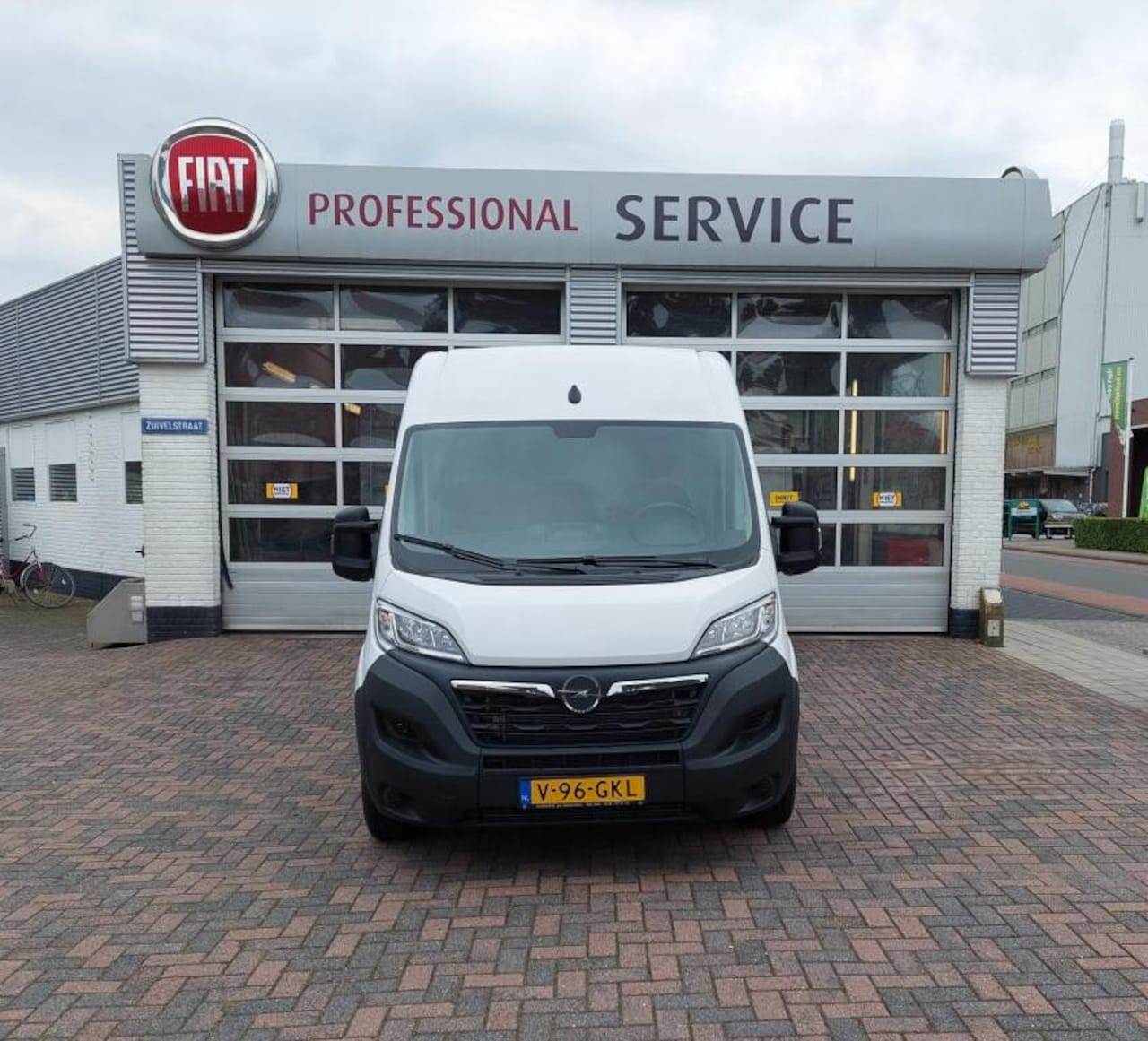 Opel Movano - 2.2D 140 L3H2 3.5t 2.2D 140 L3H2 3.5t - AutoWereld.nl