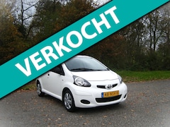 Toyota Aygo - 1.0-12V Access 5 Deurs . Airco . enz