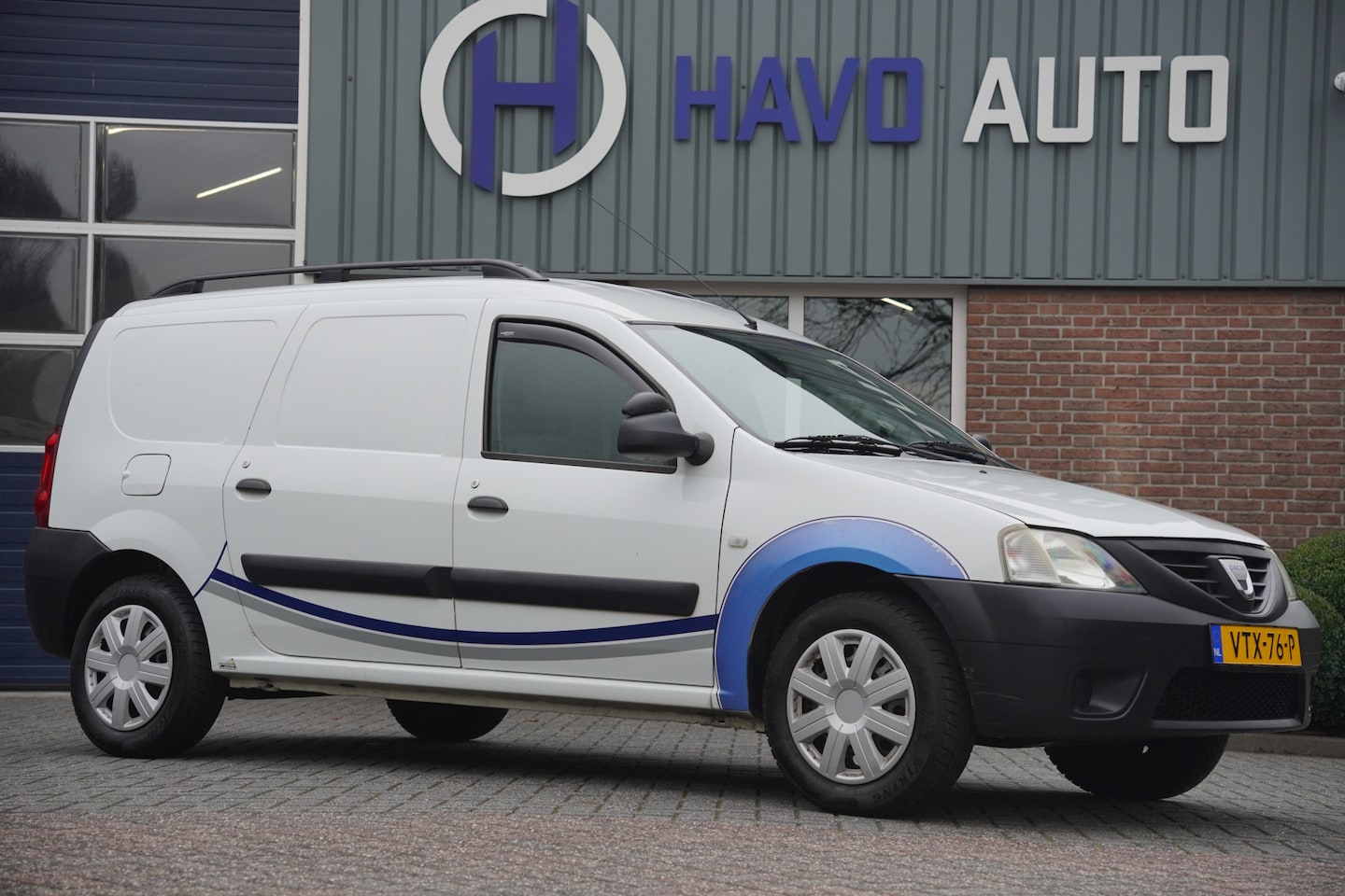 Dacia Logan - 1.4 Benzine, TREKHAAK, NIEUWE APK - AutoWereld.nl