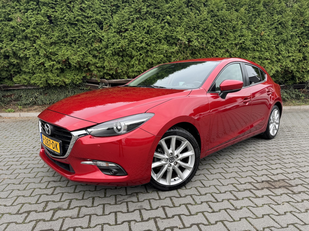 Mazda 3 - 2.0 SkyActiv-G 120 GT-M Trekh., Navi Cruise, All Season - AutoWereld.nl