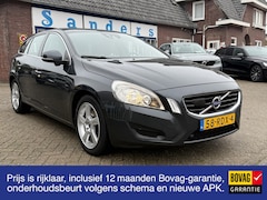 Volvo V60 - 1.6 T4 180 pk Momentum