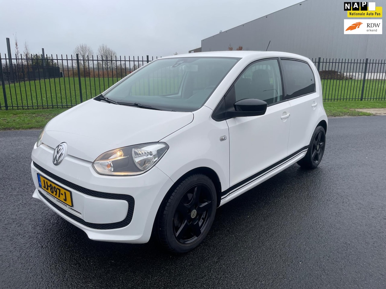 Volkswagen Up! - 1.0 move up! BlueMotion|Airco|Bj 2016|15” Velgen|124000km NAP!! - AutoWereld.nl
