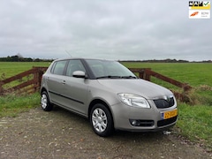 Skoda Fabia - 1.6-16V Ambiente, AUTOMAAT, Lage km stand 1ste eigenaar