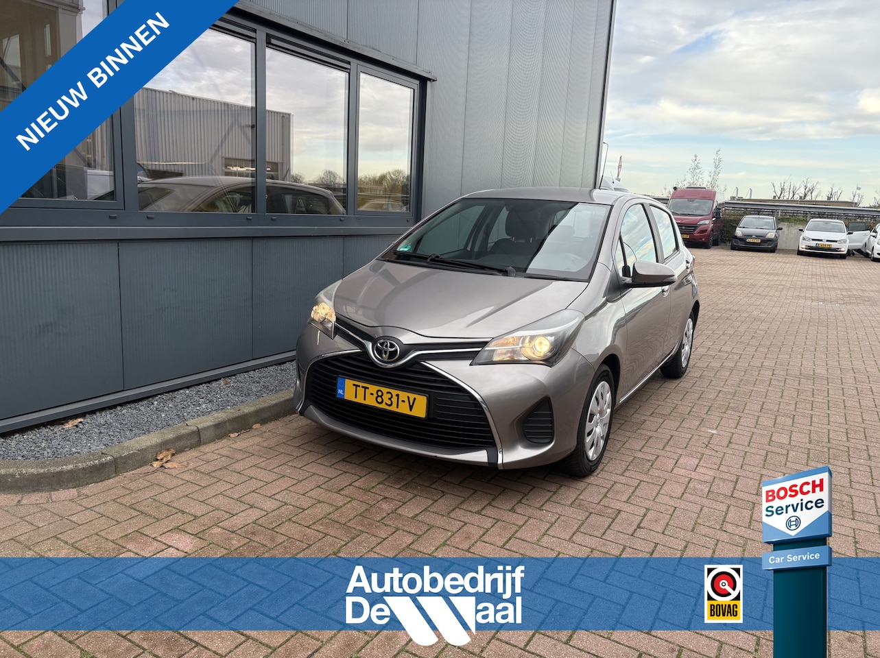 Toyota Yaris - 1.0 VVT-i Aspiration 5-drs. NAVI/CAMERA/AIRCO/MEDIA - AutoWereld.nl