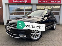 Volkswagen Tiguan - 1.4TSI 150PK 4Motion Highline Full-Led ACC Trekhaak Navi