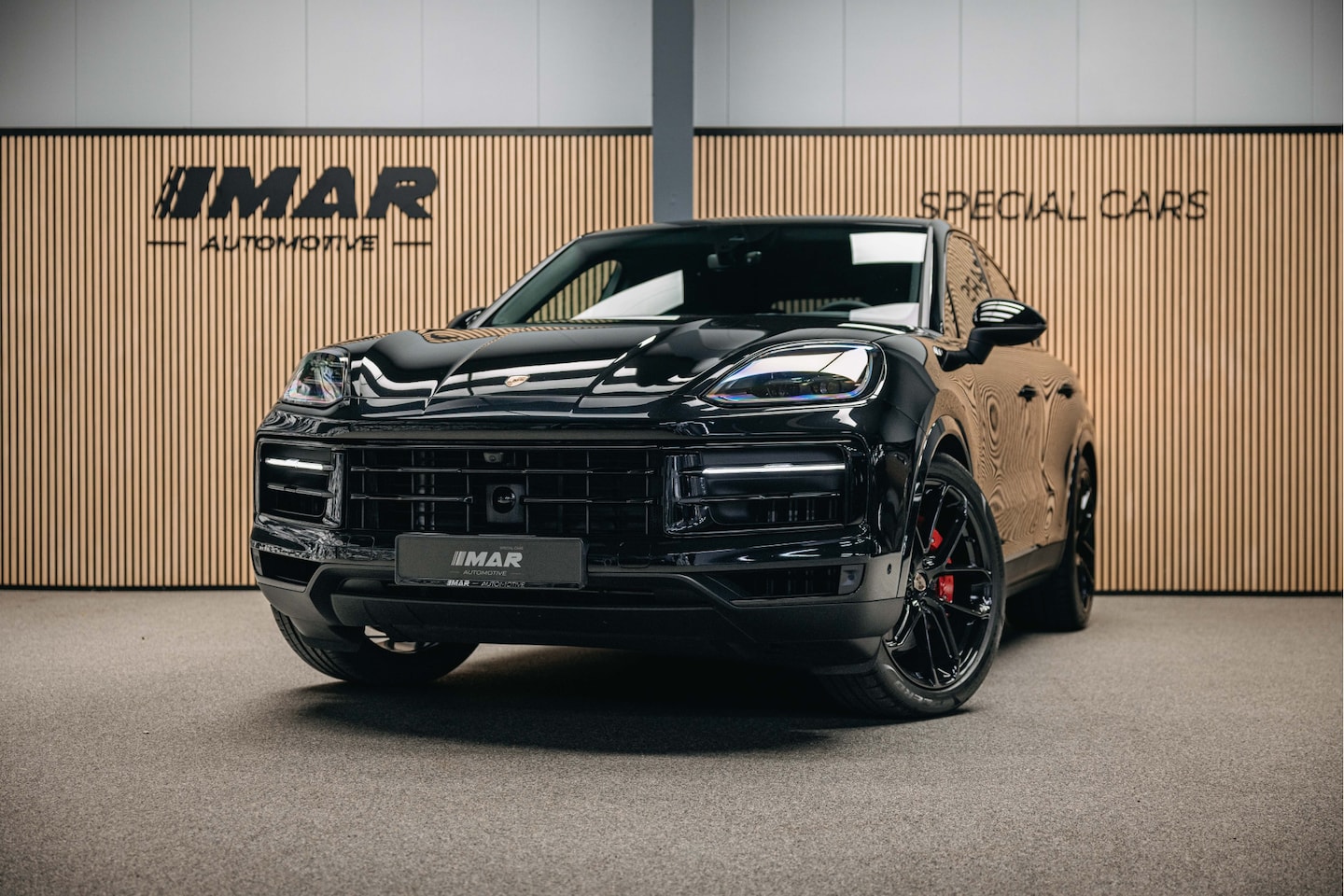 Porsche Cayenne Coupé - 3.0 E-Hybrid Black Edition | Sport Chrono | Luchtvering | Adaptieve (18-voudige) sportstoe - AutoWereld.nl