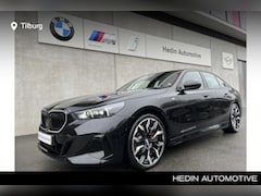 BMW 5-serie - 520i M Sport pakket | Glazen panoramadak | Harman-Kardon sound system | Trekhaak met elekt