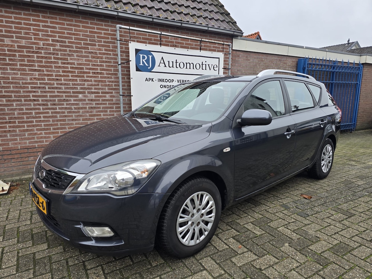 Kia Cee'd Sporty Wagon - 1.6 X-ecutive 1.6 X-ecutive - AutoWereld.nl