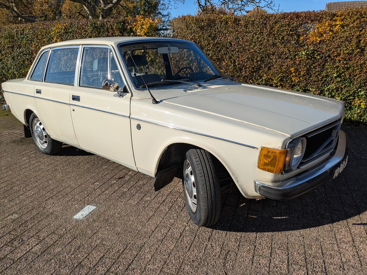 Volvo 144 - de Luxe Lopende en rijdende Project auto - AutoWereld.nl