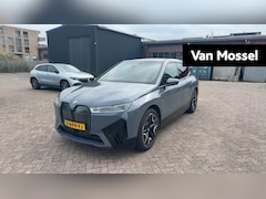 BMW iX - xDrive40 High Executive 77 kWh | SKY LOUNGE PANORAMADAK | 21 INCH | SPORTPAKKET | ELEKTR.T