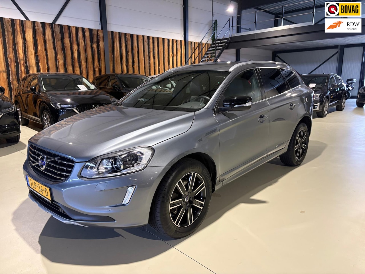 Volvo XC60 - 2.4 D4 5 cilinder Momentum AWD - AutoWereld.nl