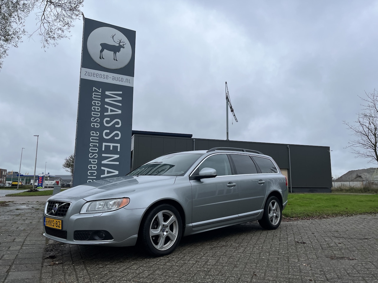 Volvo V70 - T4 180pk Limited Edition Automaat | Rijklaarprijs | Trekhaak | Leer | - AutoWereld.nl