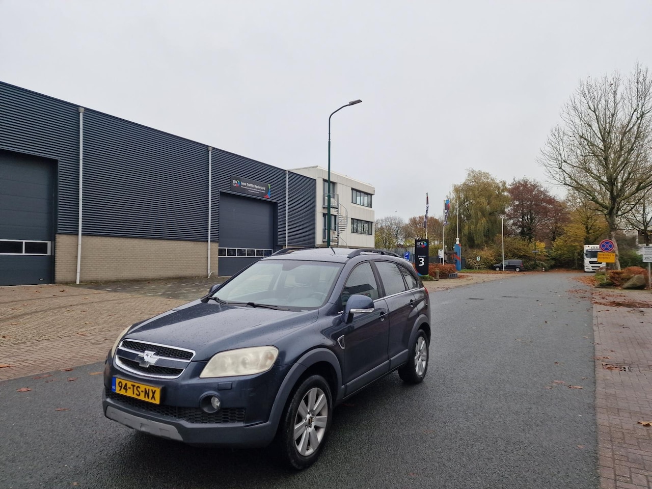 Chevrolet Captiva - 3.2i Executive 7p. AUT 4WD NAVI PSENSOR LEDER CRUISE TREKHAAK 2 X SLEUTELS - AutoWereld.nl