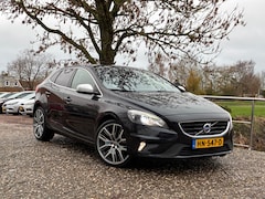 Volvo V40 - 2.0 D2 R-Design Business | Half leder + Cruise + Airco nu € 7.975,