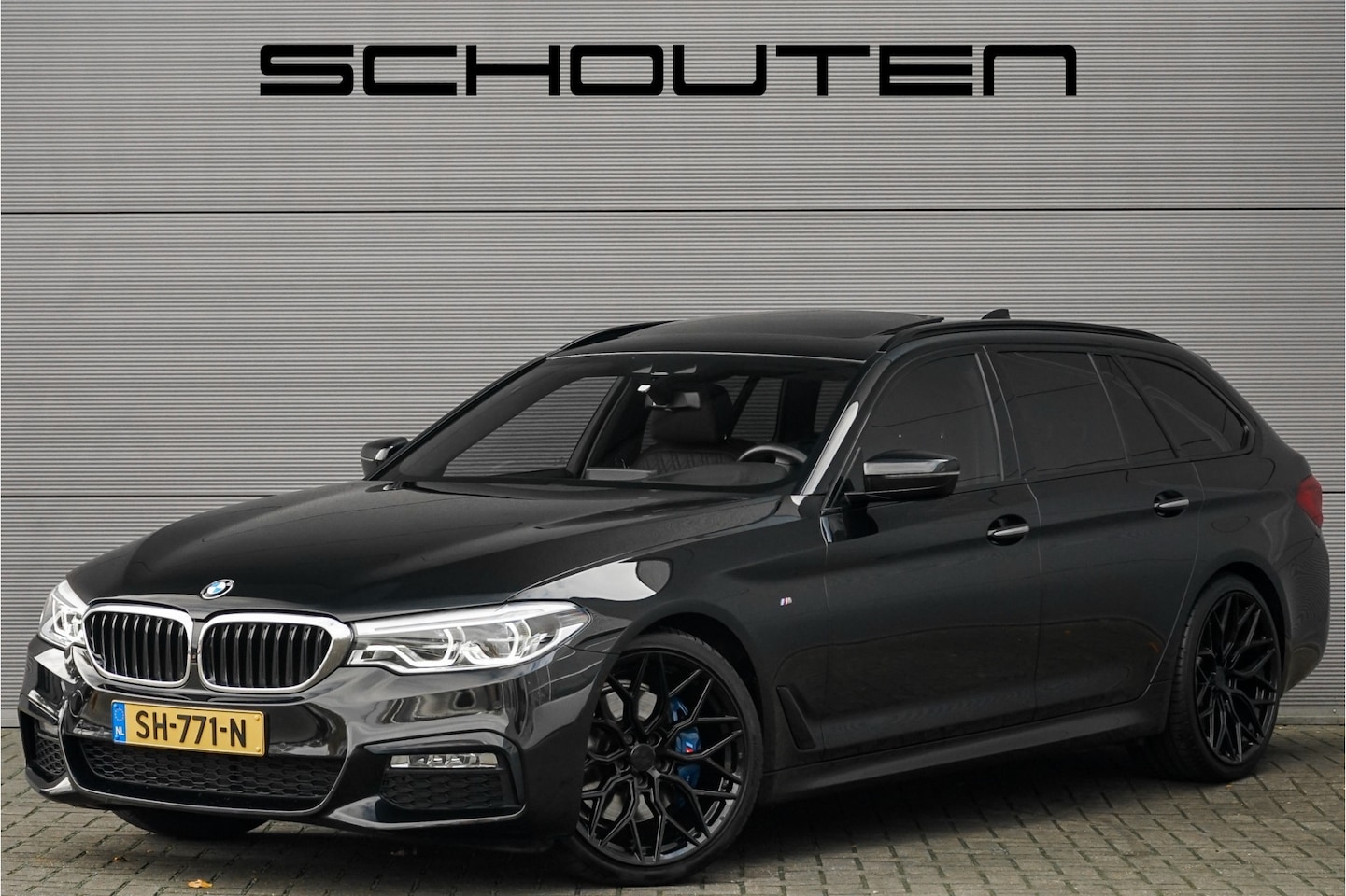 BMW 5-serie Touring - 530i High Ex M-Sport Pano HUD Camera Memory Seats - AutoWereld.nl