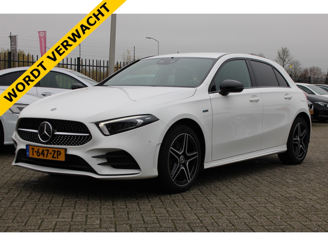 Mercedes-Benz A-klasse - 250e AUT8 AMG Line NIGHT PAKKET DISTRONIC MULTIBEAM NAVI CAMERA TREKHAAK - AutoWereld.nl