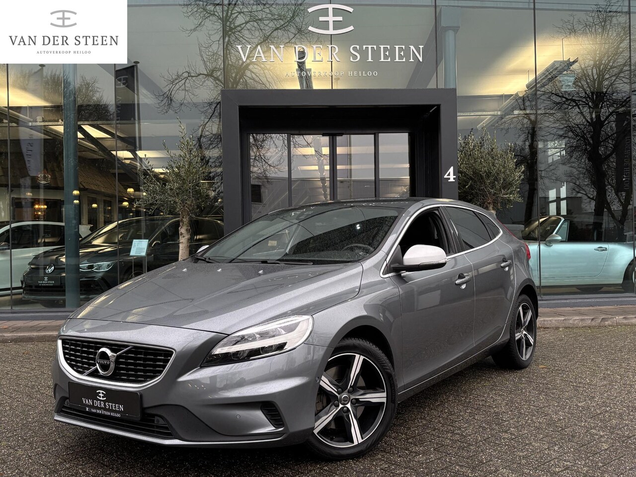 Volvo V40 - 1.5 T3 Polar+ Sport R Design | H/K | Camera - AutoWereld.nl