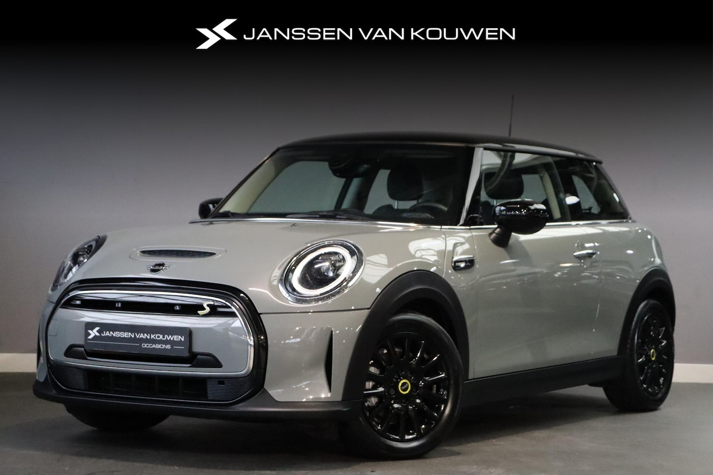 MINI Mini-Electric - Camden Edition 33 kWh Sporstoelen Stoelverwarming Carplay LED Koplampen Moonwalk Grey - AutoWereld.nl