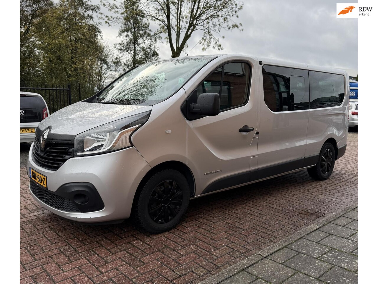 Renault Trafic Passenger - 1.6 dCi Grand Authentique Energy 1.6 dCi Grand Authentique Energy, 8 Pers, MARGE, ex defensie, Omvormer, Euro 6, L2H1, - AutoWereld.nl