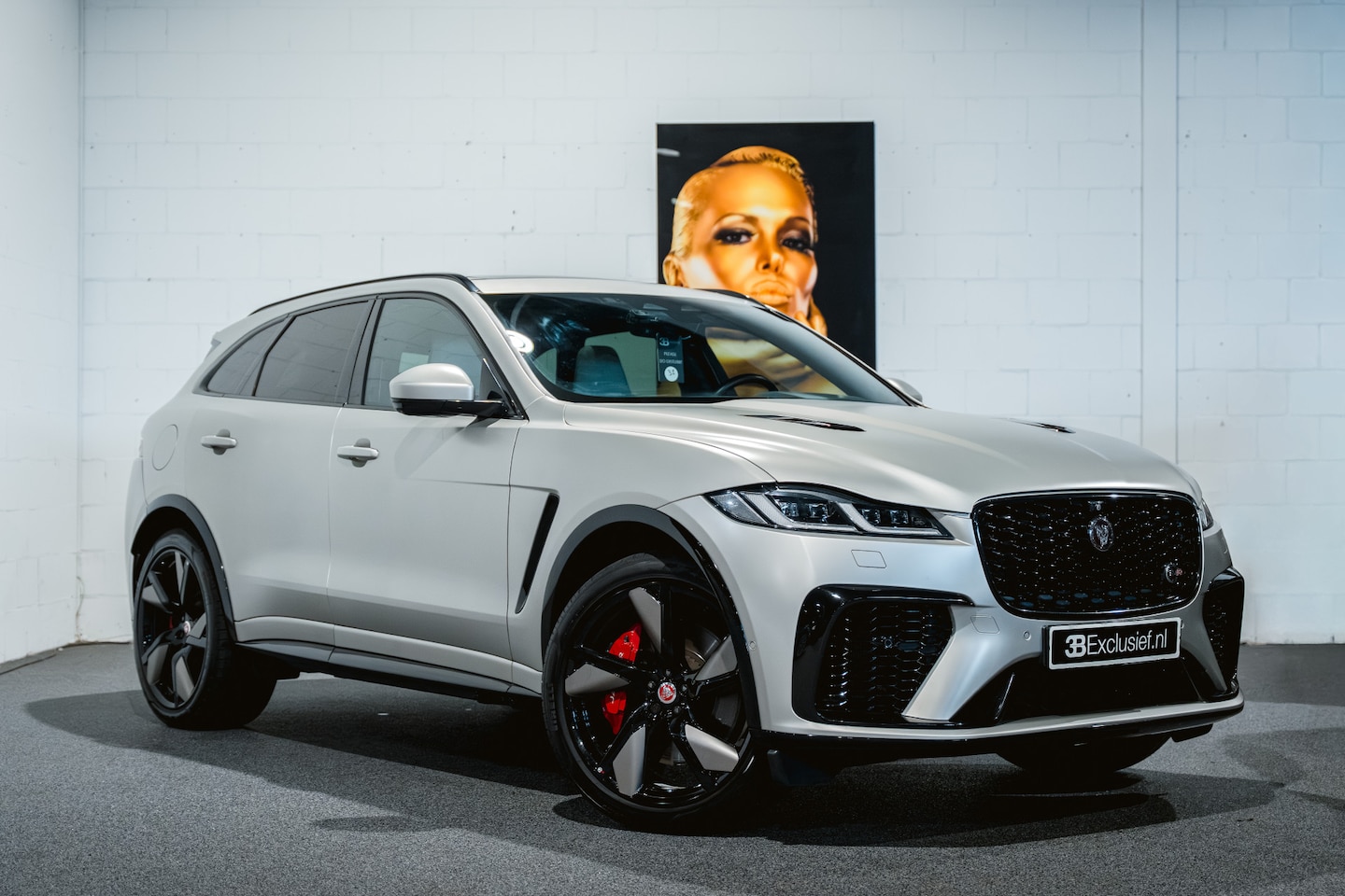 Jaguar F-Pace - SVR 5.0 P550 V8 NL-auto, Pan.dak, Meridian soundsystem Zeer compleet uitgerust! - AutoWereld.nl