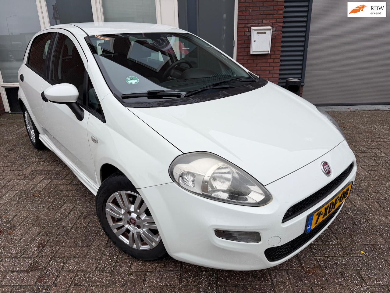 Fiat Punto Evo - 0.9 TwinAir Street / PDC / Airco / Cruise / NAP / LM - AutoWereld.nl