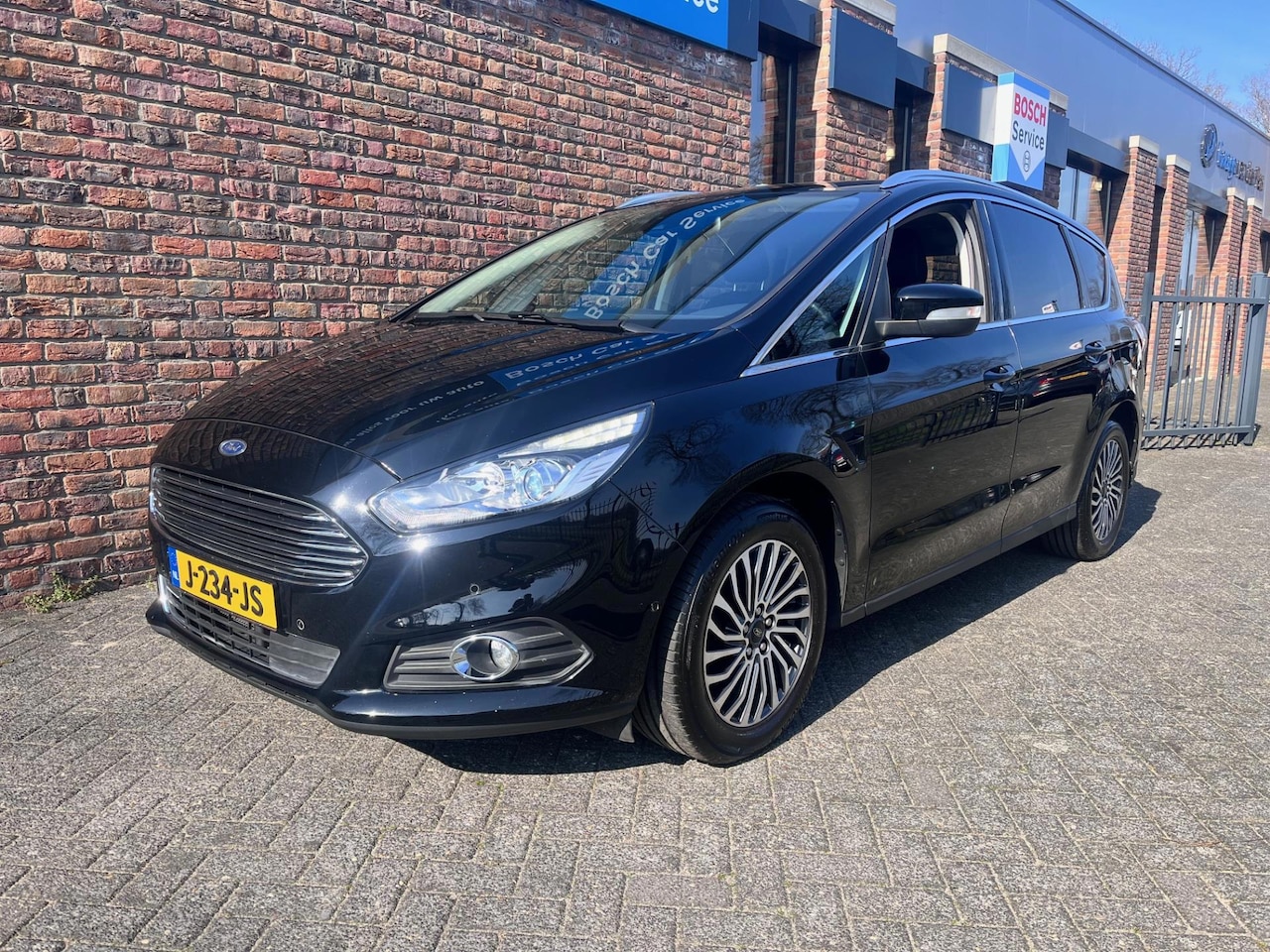 Ford S-Max - 1.5 Titanium 7p. Carplay Trekhaak - AutoWereld.nl