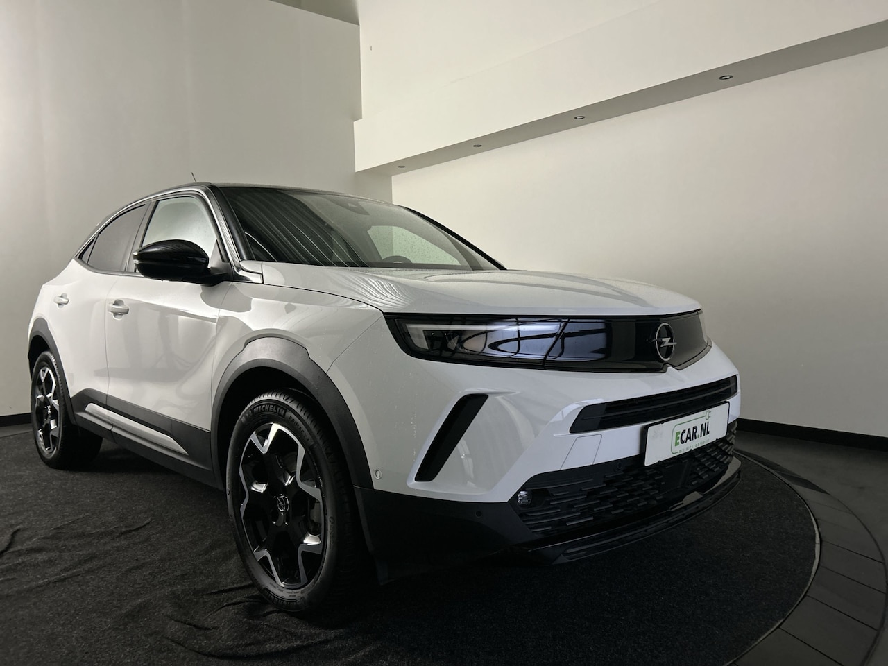 Opel Mokka Electric - Ultimate 50 kWh Prachtige Mokka in nieuwstaat, hele lage kilometerstand, Multimedia Navi P - AutoWereld.nl