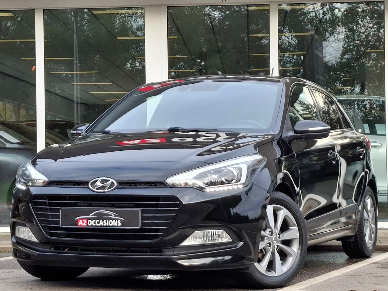 Hyundai i20 - 1.2 4 Cilinder Cruise/Camera/Bluetooth/Stoel en stuurverwarming! - AutoWereld.nl