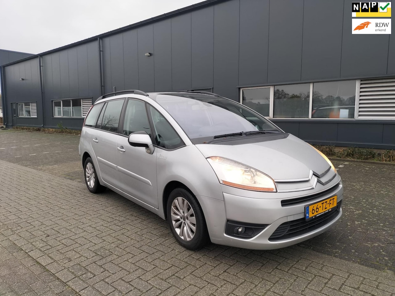Citroën Grand C4 Picasso - 1.8-16V Ambiance 7p. 1.8-16V Ambiance 7p. - AutoWereld.nl