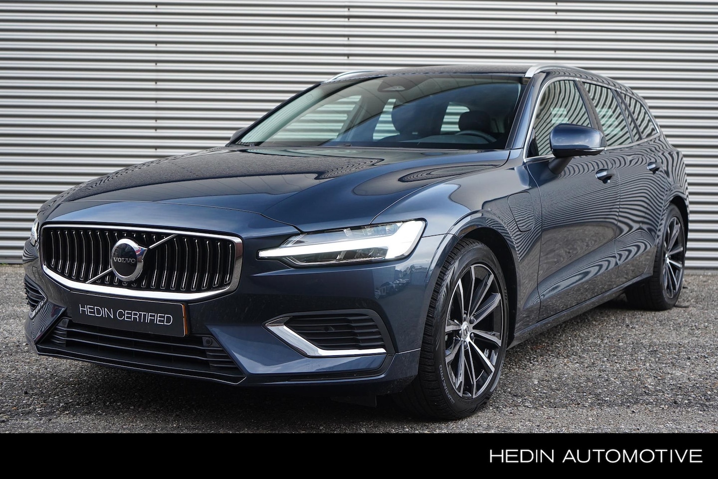 Volvo V60 - T6 Plug-in hybrid AWD Essential Bright | Adaptive Cruise | BLIS | Trekhaak | PDC V/A | Sto - AutoWereld.nl