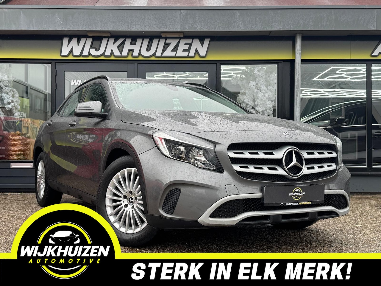 Mercedes-Benz GLA-Klasse - 180 Premium Automaat met Navigatie !!! Cruise !!! Dealer Onderhouden !!! - AutoWereld.nl