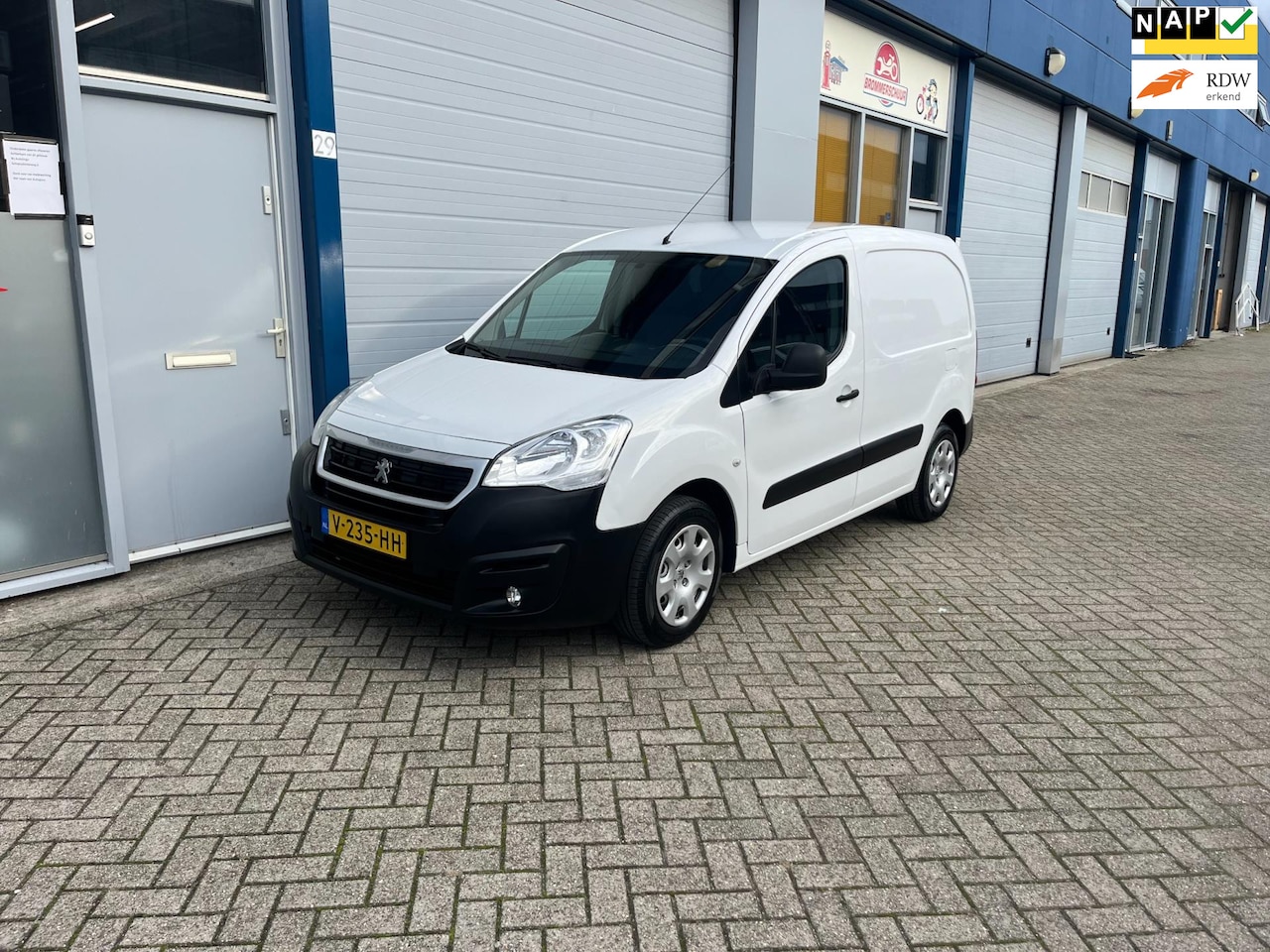 Peugeot Partner - 120 1.6 BlueHDi 75 L1 Premium 120 1.6 BlueHDi 75 L1 Premium - AutoWereld.nl