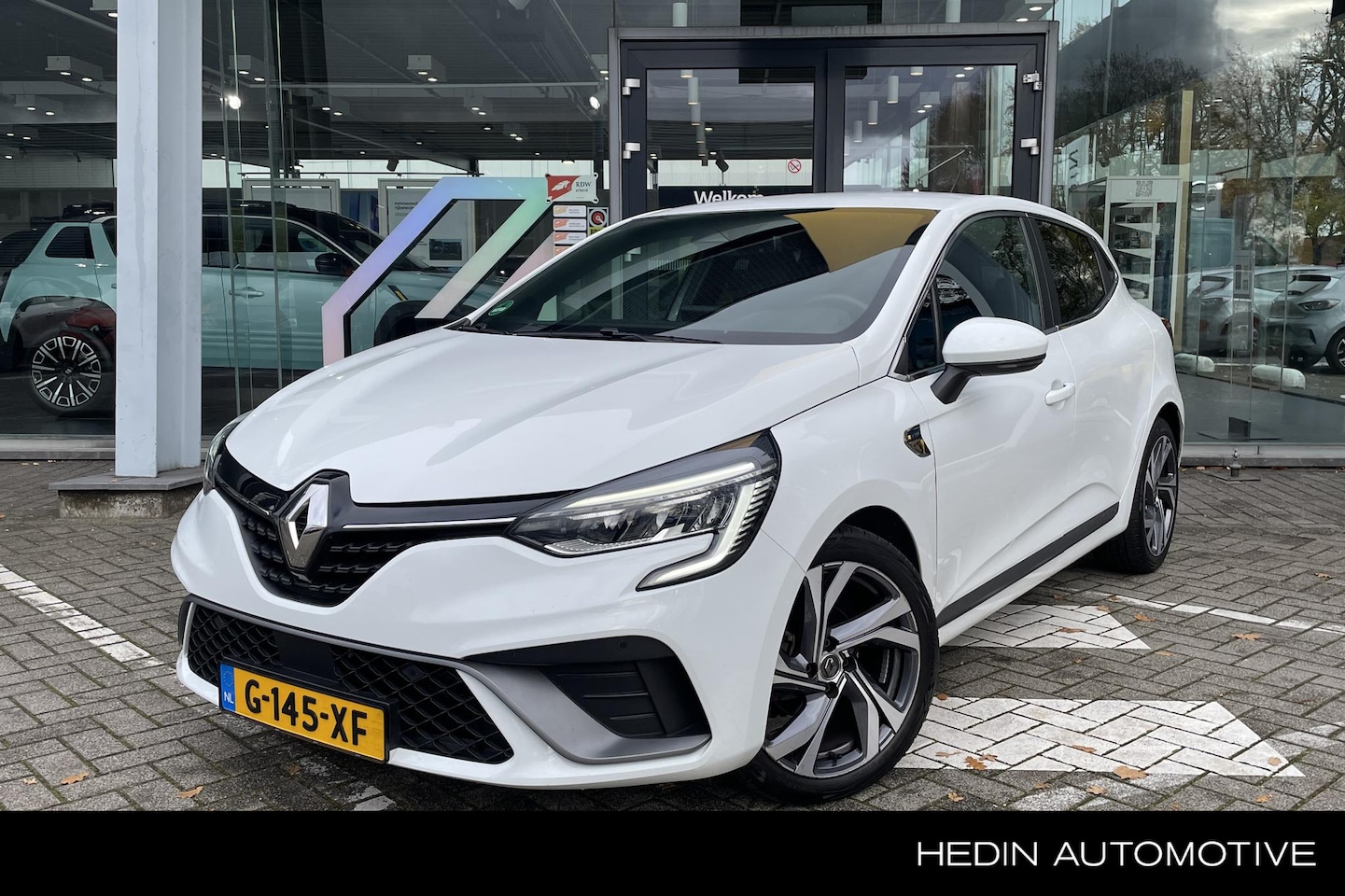 Renault Clio - TCe 100PK R.S. Line | 1ste EIGENAAR / NL AUTO | ALL SEASONBANDEN | CARPLAY / ANDROID AUTO - AutoWereld.nl