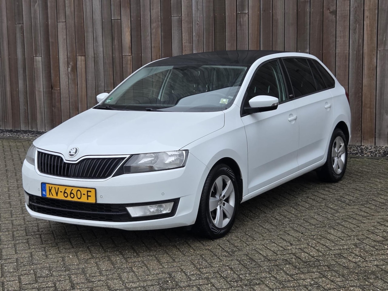 Skoda Rapid Spaceback - 1.2 TSI Greentech JOY 1.2 TSI Greentech JOY - AutoWereld.nl