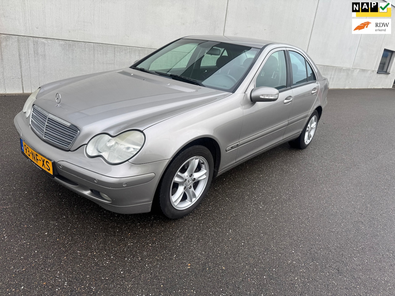 Mercedes-Benz C-klasse - 180 K. Amice zeer mooi nieuwe apk !! - AutoWereld.nl