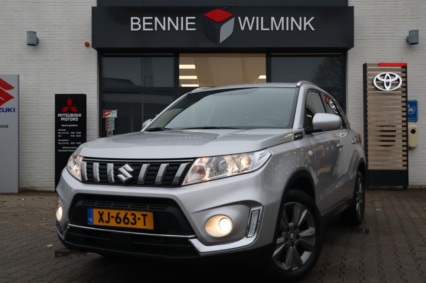 Suzuki Vitara - 1.0 BoosterJet Select Automaat Trekhaak/Apple/AndroidAuto - AutoWereld.nl