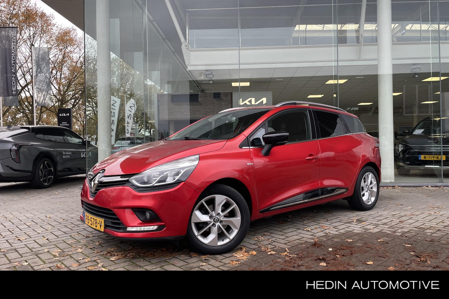 Renault Clio Estate - 0.9 TCe Limited Navigatie | Cruise Control | Parkeersensor | Climate Control - AutoWereld.nl