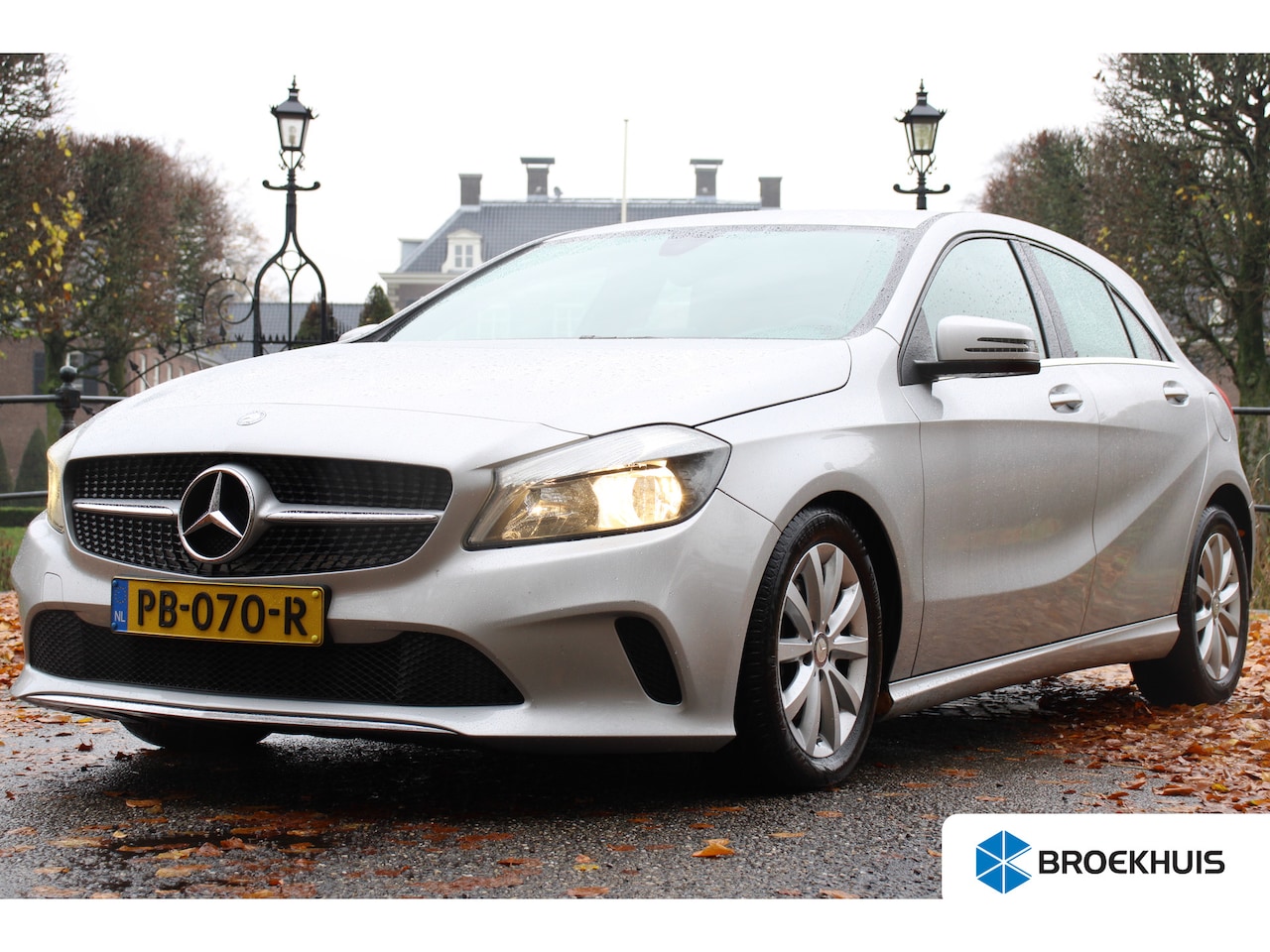 Mercedes-Benz A-klasse - 180 Business Solution | NL-AUTO! | LEDER | ALL SEASON | CRUISE | NAVI | CLIMA | PRACHTIGE - AutoWereld.nl