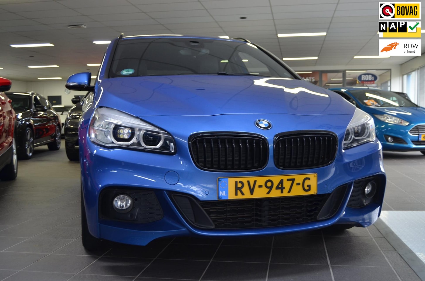 BMW 2-serie Active Tourer - 218i High Executive|M-PAKKET|LEDER|PANO|NAVI|CAMERA|SPORTSTOELEN|TR.HAAK|STOELVERW. - AutoWereld.nl