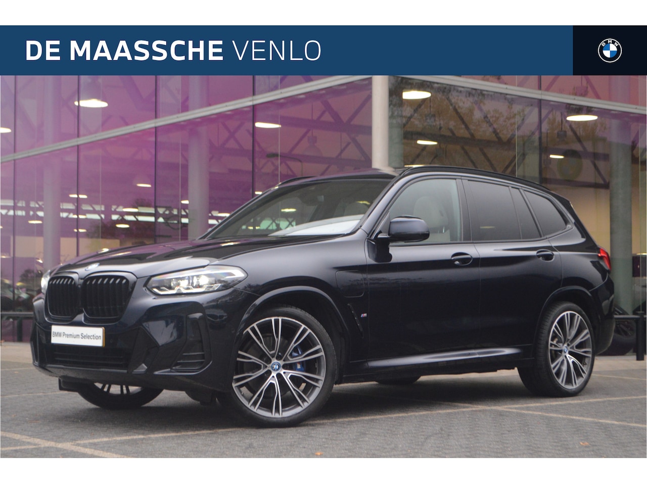 BMW X3 - xDrive30e High Executive M Sport Automaat / Panoramadak / Sportstoelen / Achteruitrijcamer - AutoWereld.nl