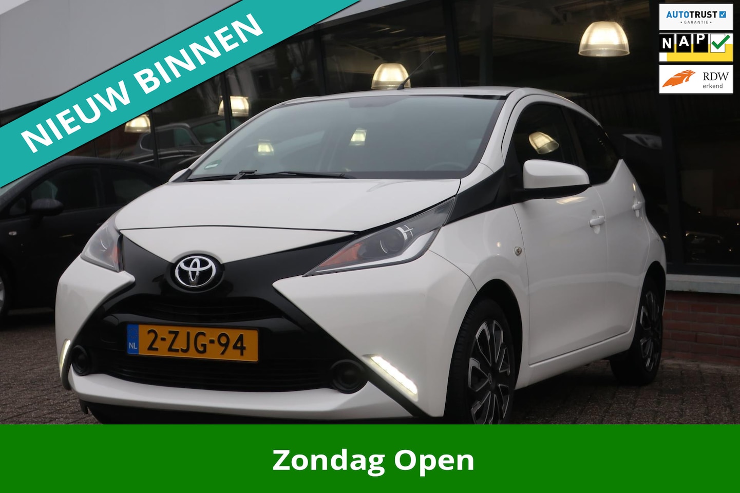 Toyota Aygo - 1.0 VVT-i x-play LED_NAVI_CRUIS_CAM_CARPLAY. - AutoWereld.nl
