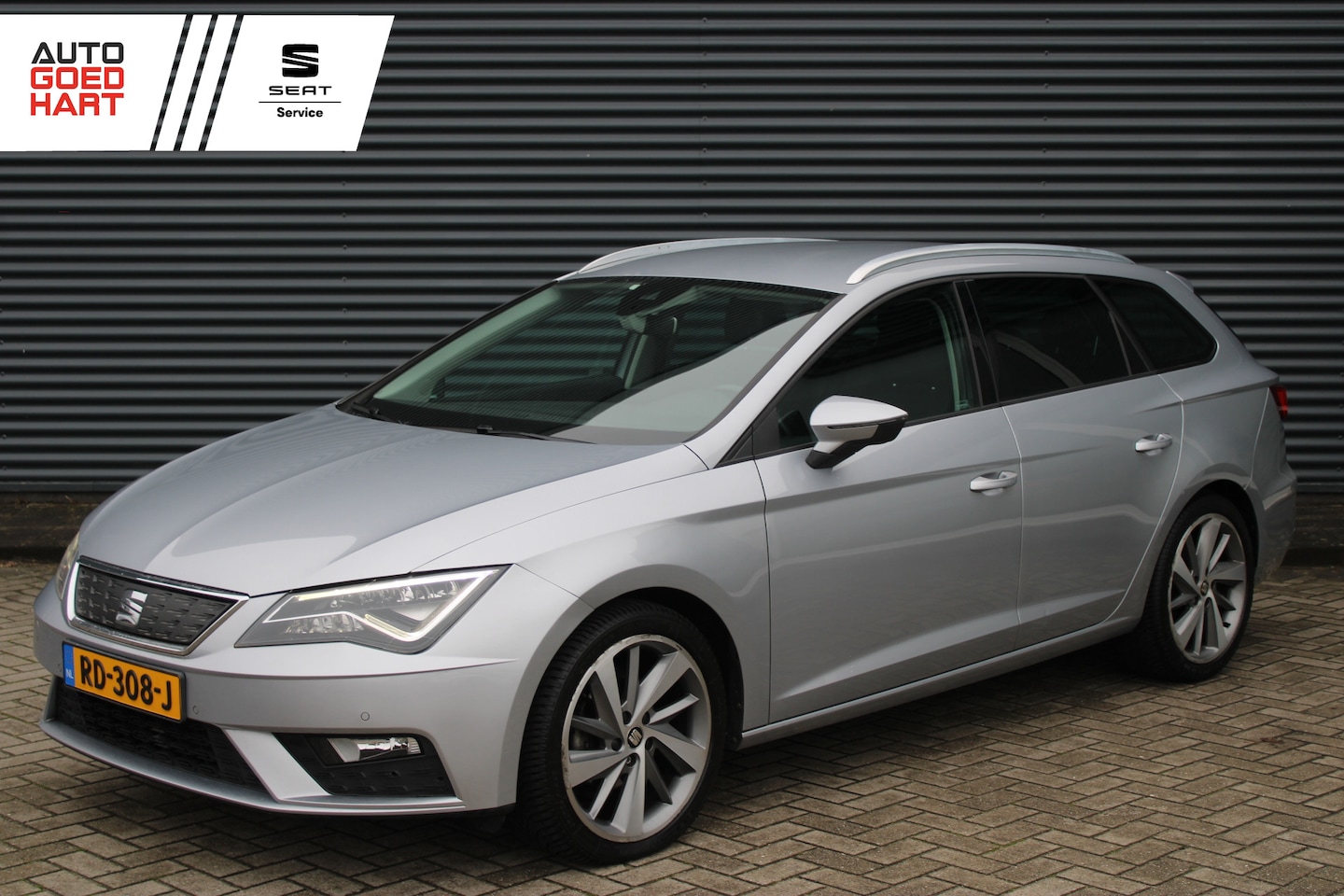 SEAT Leon ST - 1.0 EcoTSI Style Intense Full-Led Leer/Alcantara DAB+ Car-Play - AutoWereld.nl
