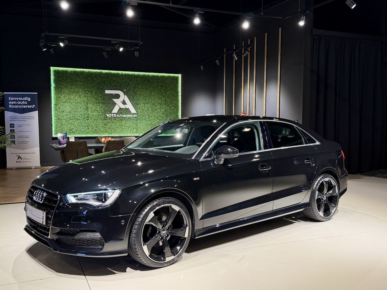 Audi A3 Limousine - 1.4 TFSI S-Line Navi|Leer|ACC|Camera|Lineast Zwart - AutoWereld.nl