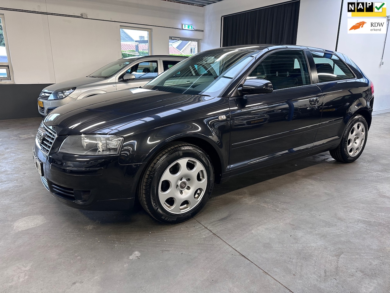 Audi A3 - 1.6 Attraction|Airco|Nieuwe APK - AutoWereld.nl