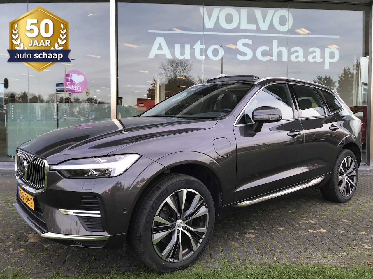 Volvo XC60 - 2.0 Recharge T6 AWD Inscription | Rijklaar incl 12 mnd Bovag | M2022 Panoramadak Trekhaak - AutoWereld.nl