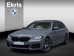 BMW 5-serie Touring - 540i xDrive M Sportpakket | Trekhaak met elektrisch wegklapbare kogel | Glazen panoramadak
