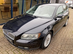 Volvo V50 - 2.4 Summum Automaat LEER / NAVI / PDC