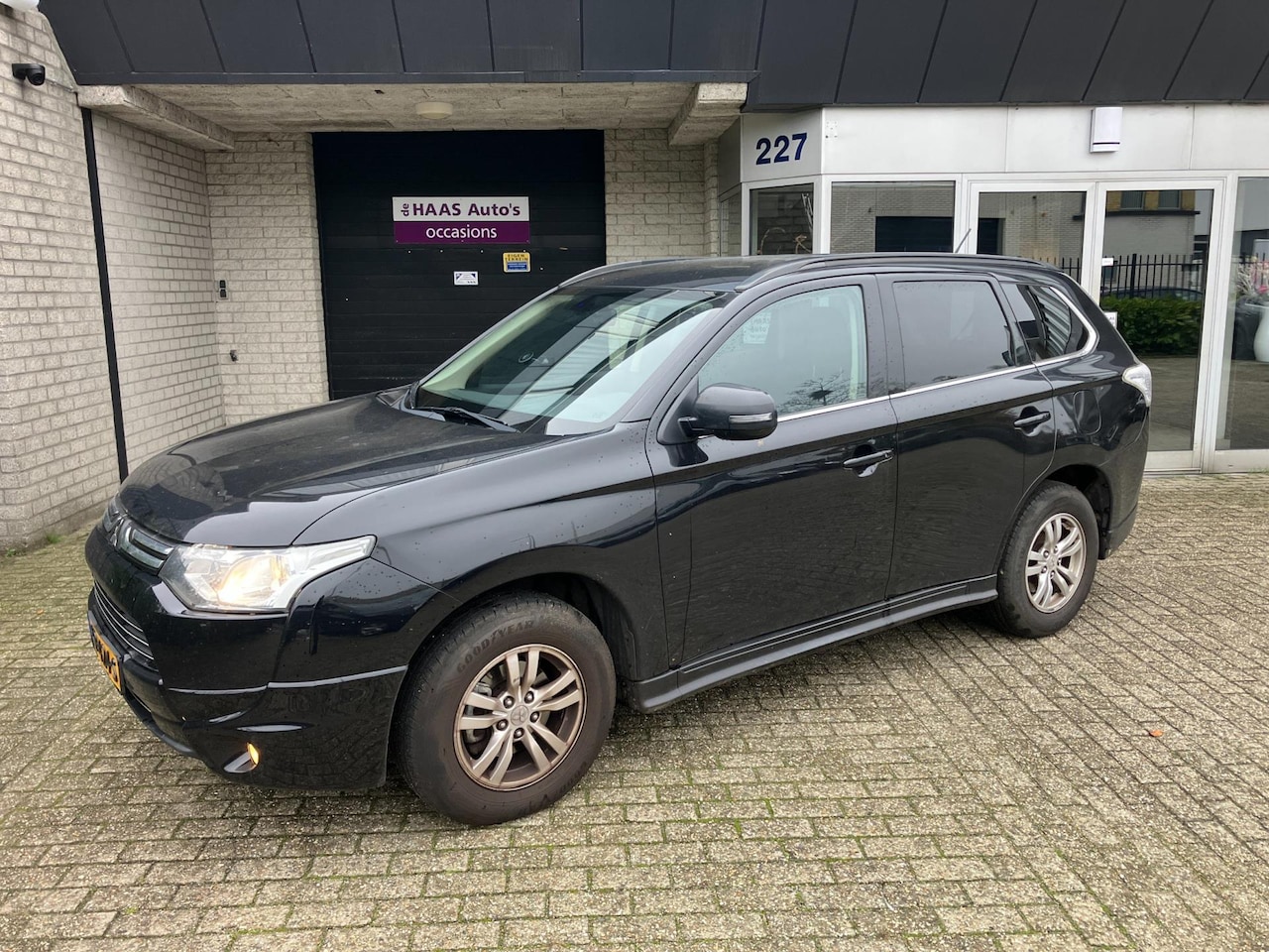 Mitsubishi Outlander - 2.0 Intense / NIEUW MODEL / CLIMA / ALU VELGEN / EURO-5 - AutoWereld.nl